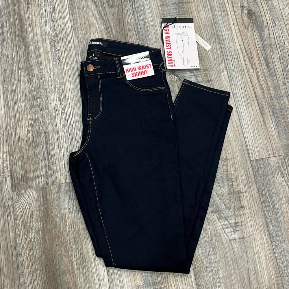 NWT Dark wash High waisted Skinny Jeans